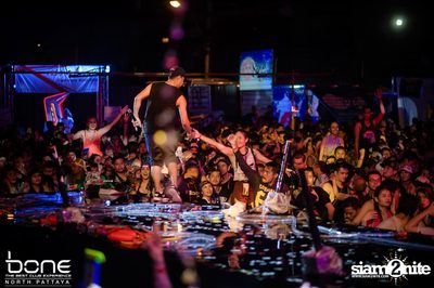 Water Festival กับ Bankk Cash, Southside & Bang Bang Bang ที่ร้านโบน — photo 19