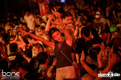 Water Festival กับ Bankk Cash, Southside & Bang Bang Bang ที่ร้านโบน — photo 32