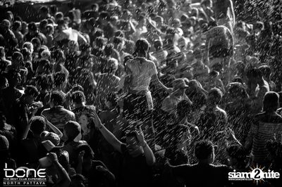 Water Festival กับ Bankk Cash, Southside & Bang Bang Bang ที่ร้านโบน — photo 60