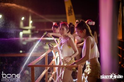 Water Festival กับ Bankk Cash, Southside & Bang Bang Bang ที่ร้านโบน — photo 61