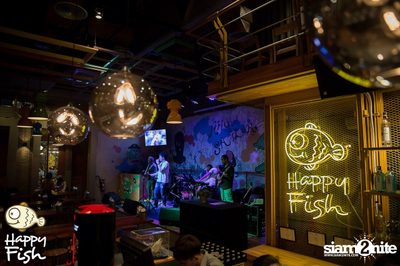 คืนวันศุกร์ ที่ร้าน แฮปปี้ ฟิช, เอเชีย ทีค เดอะ ริเวอร์ฟร้อนท์ — photo 3
