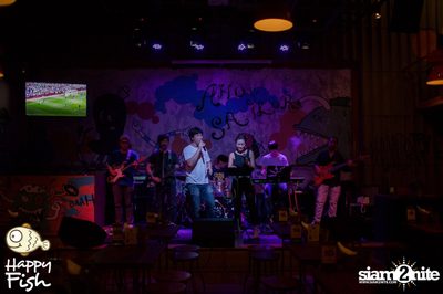 คืนวันศุกร์ ที่ร้าน แฮปปี้ ฟิช, เอเชีย ทีค เดอะ ริเวอร์ฟร้อนท์ — photo 9