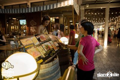 คืนวันศุกร์ ที่ร้าน แฮปปี้ ฟิช, เอเชีย ทีค เดอะ ริเวอร์ฟร้อนท์ — photo 15