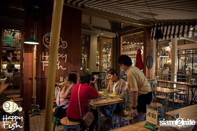 คืนวันศุกร์ ที่ร้าน แฮปปี้ ฟิช, เอเชีย ทีค เดอะ ริเวอร์ฟร้อนท์ — photo 23