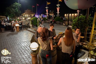คืนวันศุกร์ ที่ร้าน แฮปปี้ ฟิช, เอเชีย ทีค เดอะ ริเวอร์ฟร้อนท์ — photo 24