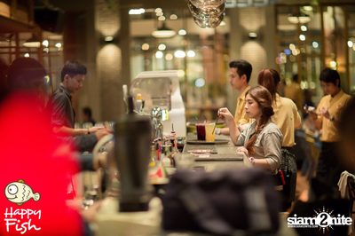 คืนวันศุกร์ ที่ร้าน แฮปปี้ ฟิช, เอเชีย ทีค เดอะ ริเวอร์ฟร้อนท์ — photo 29