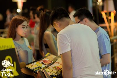 คืนวันศุกร์ ที่ร้าน แฮปปี้ ฟิช, เอเชีย ทีค เดอะ ริเวอร์ฟร้อนท์ — photo 34