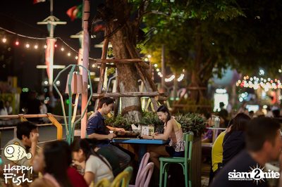 คืนวันศุกร์ ที่ร้าน แฮปปี้ ฟิช, เอเชีย ทีค เดอะ ริเวอร์ฟร้อนท์ — photo 37