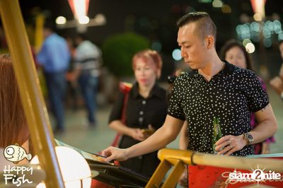 คืนวันศุกร์ ที่ร้าน แฮปปี้ ฟิช, เอเชีย ทีค เดอะ ริเวอร์ฟร้อนท์ — photo 45