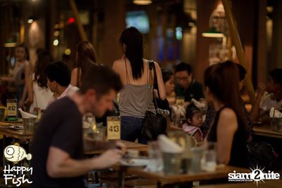 คืนวันศุกร์ ที่ร้าน แฮปปี้ ฟิช, เอเชีย ทีค เดอะ ริเวอร์ฟร้อนท์ — photo 47