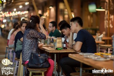 คืนวันศุกร์ ที่ร้าน แฮปปี้ ฟิช, เอเชีย ทีค เดอะ ริเวอร์ฟร้อนท์ — photo 48
