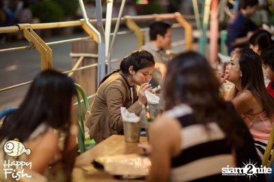คืนวันศุกร์ ที่ร้าน แฮปปี้ ฟิช, เอเชีย ทีค เดอะ ริเวอร์ฟร้อนท์ — photo 52