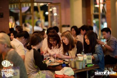 คืนวันศุกร์ ที่ร้าน แฮปปี้ ฟิช, เอเชีย ทีค เดอะ ริเวอร์ฟร้อนท์ — photo 62