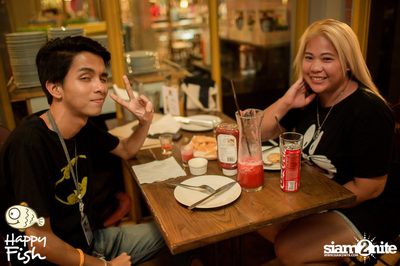 คืนวันศุกร์ ที่ร้าน แฮปปี้ ฟิช, เอเชีย ทีค เดอะ ริเวอร์ฟร้อนท์ — photo 68