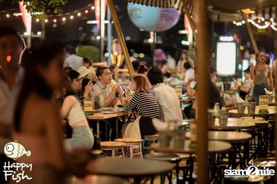 คืนวันศุกร์ ที่ร้าน แฮปปี้ ฟิช, เอเชีย ทีค เดอะ ริเวอร์ฟร้อนท์ — photo 77