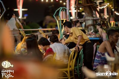 คืนวันศุกร์ ที่ร้าน แฮปปี้ ฟิช, เอเชีย ทีค เดอะ ริเวอร์ฟร้อนท์ — photo 85