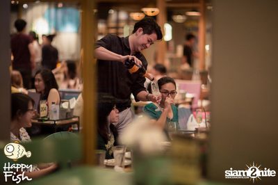 คืนวันศุกร์ ที่ร้าน แฮปปี้ ฟิช, เอเชีย ทีค เดอะ ริเวอร์ฟร้อนท์ — photo 86