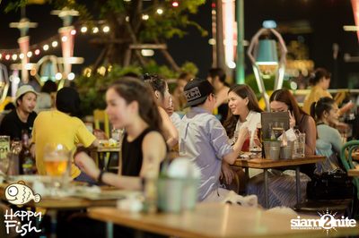 คืนวันศุกร์ ที่ร้าน แฮปปี้ ฟิช, เอเชีย ทีค เดอะ ริเวอร์ฟร้อนท์ — photo 91