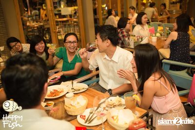 คืนวันศุกร์ ที่ร้าน แฮปปี้ ฟิช, เอเชีย ทีค เดอะ ริเวอร์ฟร้อนท์ — photo 113