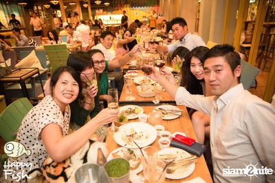 คืนวันศุกร์ ที่ร้าน แฮปปี้ ฟิช, เอเชีย ทีค เดอะ ริเวอร์ฟร้อนท์ — photo 121