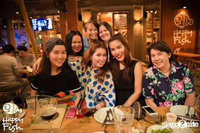คืนวันศุกร์ ที่ร้าน แฮปปี้ ฟิช, เอเชีย ทีค เดอะ ริเวอร์ฟร้อนท์ — photo 125