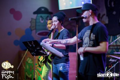 คืนวันศุกร์ ที่ร้าน แฮปปี้ ฟิช, เอเชีย ทีค เดอะ ริเวอร์ฟร้อนท์ — photo 129