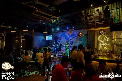 คืนวันศุกร์ ที่ร้าน แฮปปี้ ฟิช, เอเชีย ทีค เดอะ ริเวอร์ฟร้อนท์ — photo 140