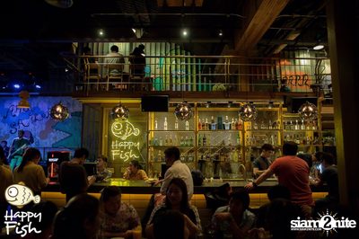 คืนวันศุกร์ ที่ร้าน แฮปปี้ ฟิช, เอเชีย ทีค เดอะ ริเวอร์ฟร้อนท์ — photo 141
