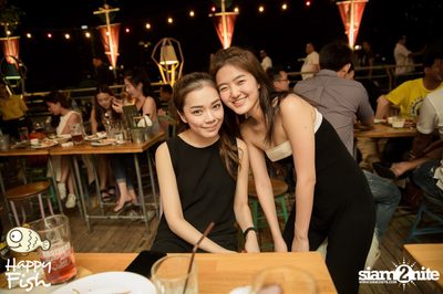 คืนวันศุกร์ ที่ร้าน แฮปปี้ ฟิช, เอเชีย ทีค เดอะ ริเวอร์ฟร้อนท์ — photo 142