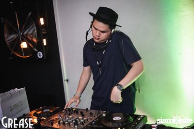 Friday Night at Grease Bangkok, Sukhumvit Soi 49 — photo 4