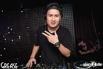 Friday Night at Grease Bangkok, Sukhumvit Soi 49 — photo 14