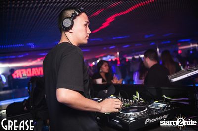 Friday Night at Grease Bangkok, Sukhumvit Soi 49 — photo 43