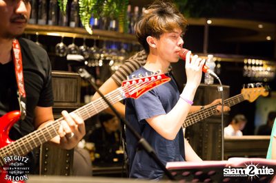 Flure ที่ แฟท กัทซ์ ซาลูน, CentralFestival EastVille — photo 217