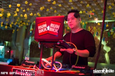 Seenspace Invasion ที่ร้าน Clouds, Fat'R Gut'z และ BREW Beers & Ciders — photo 15