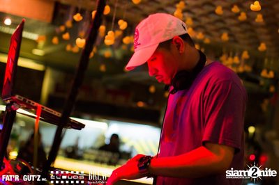 Seenspace Invasion ที่ร้าน Clouds, Fat'R Gut'z และ BREW Beers & Ciders — photo 35