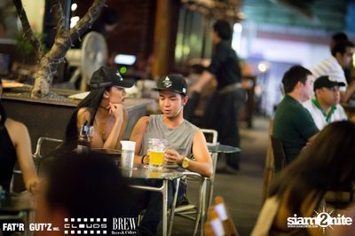 Seenspace Invasion ที่ร้าน Clouds, Fat'R Gut'z และ BREW Beers & Ciders — photo 37
