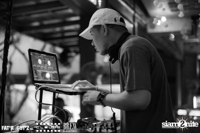 Seenspace Invasion ที่ร้าน Clouds, Fat'R Gut'z และ BREW Beers & Ciders — photo 43