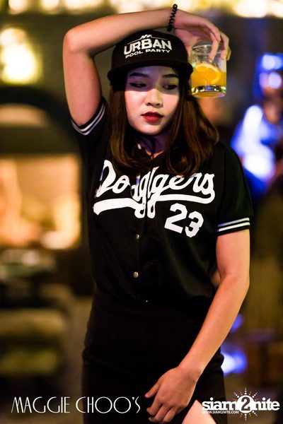 Blow-Up Anniversary ที่ แม็กกี้ ชูส์ Ladies Night — photo 35