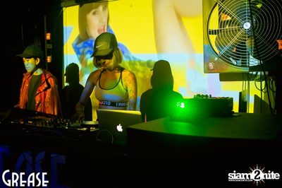 Friday Night at Grease Bangkok, Sukhumvit Soi 49 — photo 2