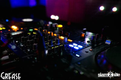 Friday Night at Grease Bangkok, Sukhumvit Soi 49 — photo 10