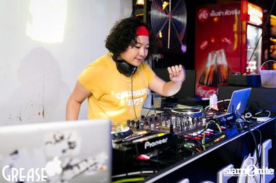 Friday Night at Grease Bangkok, Sukhumvit Soi 49 — photo 11