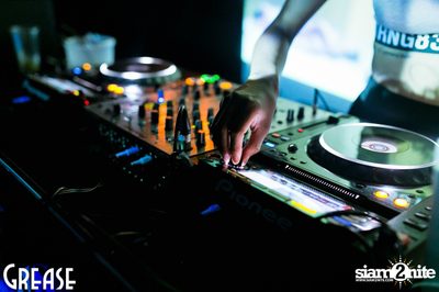 Friday Night at Grease Bangkok, Sukhumvit Soi 49 — photo 77