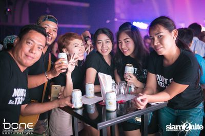 Back 2 School Party กับ J Trick ที่ร้าน โบน, พัทยาเหนือ — photo 67