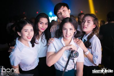 Back 2 School Party กับ J Trick ที่ร้าน โบน, พัทยาเหนือ — photo 91