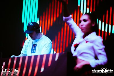 Back 2 School Party กับ J Trick ที่ร้าน โบน, พัทยาเหนือ — photo 104