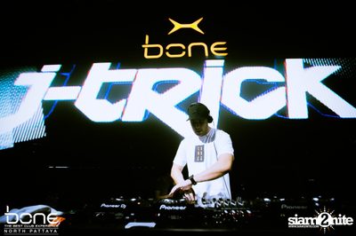 Back 2 School Party กับ J Trick ที่ร้าน โบน, พัทยาเหนือ — photo 126