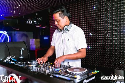 Saturday Night at Grease Bangkok, Sukhumvit 49 — photo 6