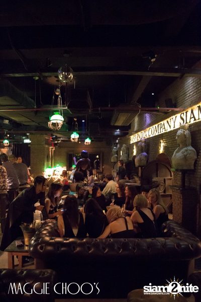 Mahajamreon Live ที่ร้าน แม็กกี้ ชูวส์, ถนนสีลม — photo 58