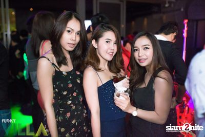 New Jiew Live at Funky Villa, Thonglor Soi 10 — photo 2