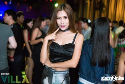 New Jiew Live at Funky Villa, Thonglor Soi 10 — photo 9